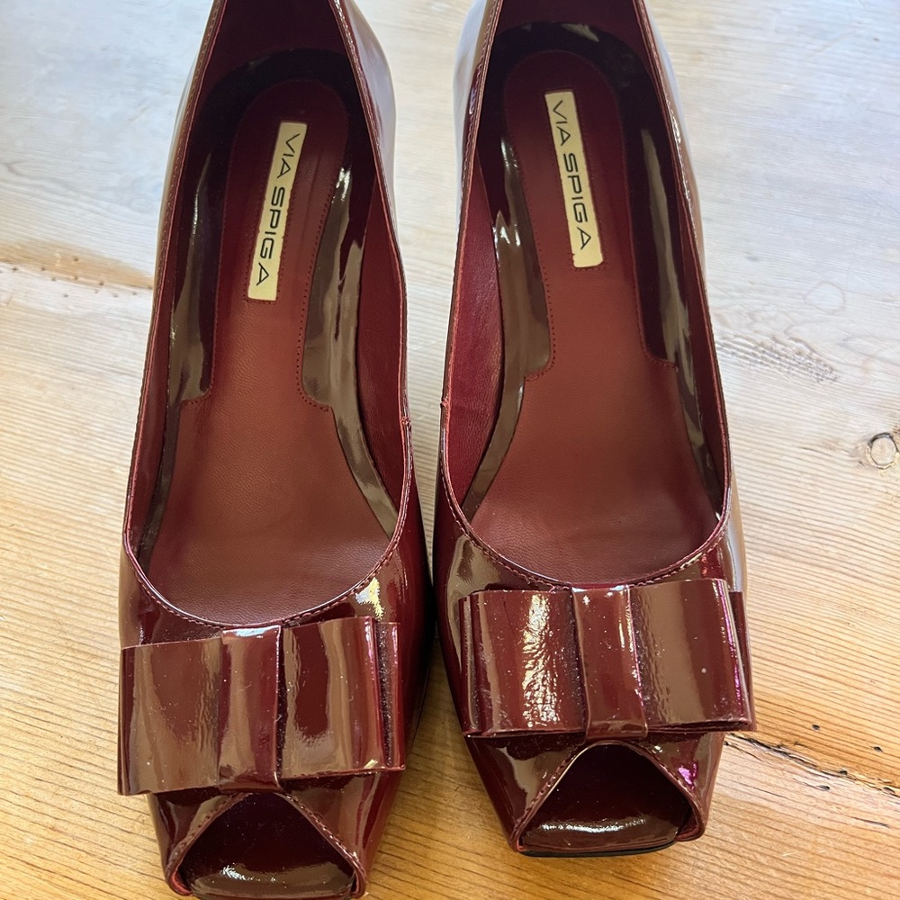 Via Spiga burgundy patent leather peep toe heels